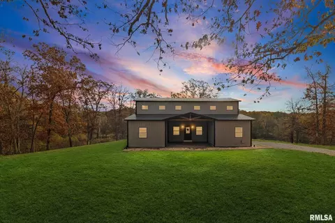 7984 Wilson Rd, Kinmundy, IL 62854