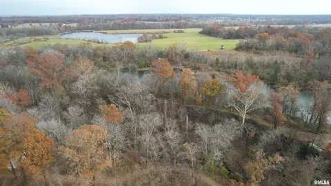208 Dewmaine Rd, Cartervill, IL 62918