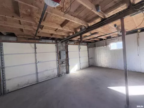 Other - 331 N 4th St, Mount Vernon, IL 62864 photo 4 of 9