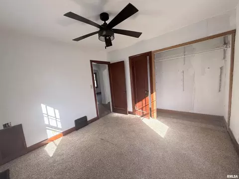 Bedroom - 331 N 4th St, Mount Vernon, IL 62864 photo 1 of 3