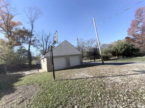 Exterior - 331 N 4th St, Mount Vernon, IL 62864 photo 1 of 2