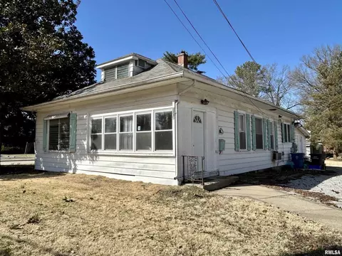 1004 W Mill St, Carbondale, IL 62901