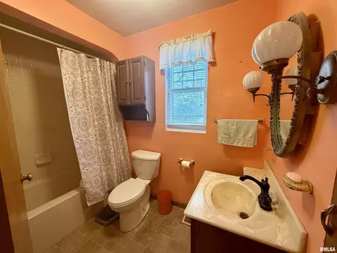 935 E Mccord St, Centralia, IL 62801 photo 5