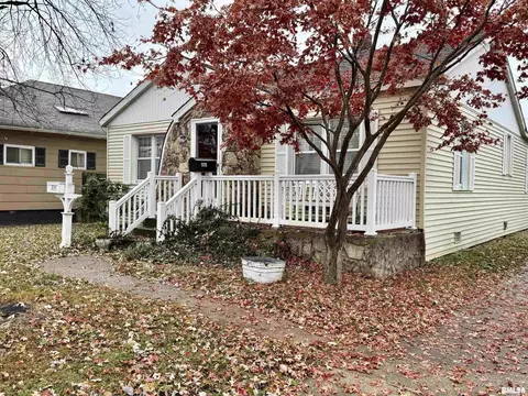 935 E Mccord St, Centralia, IL 62801