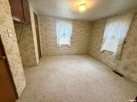 935 E Mccord St, Centralia, IL 62801 photo 7