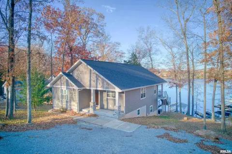895 Lakeshore Dr N, Goreville, IL 62939
