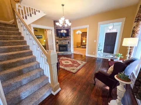 Entry Way - 521 N Locust St, Flora, IL 62839 photo 1 of 14