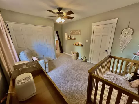 Bedroom - 521 N Locust St, Flora, IL 62839 photo 8 of 11