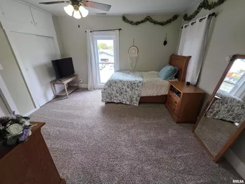 Bedroom - 521 N Locust St, Flora, IL 62839 photo 11 of 11