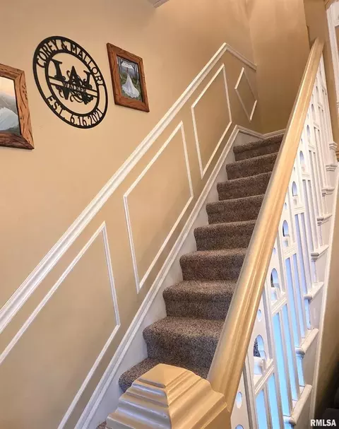 Entry Way - 521 N Locust St, Flora, IL 62839 photo 13 of 14