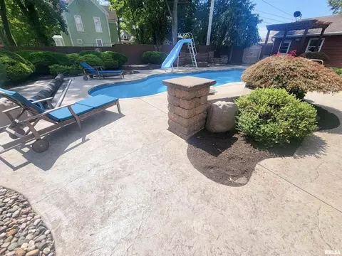 Other - 521 N Locust St, Flora, IL 62839 photo 17 of 19