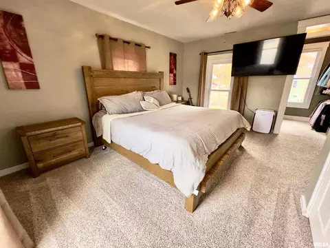Bedroom - 521 N Locust St, Flora, IL 62839 photo 1 of 11