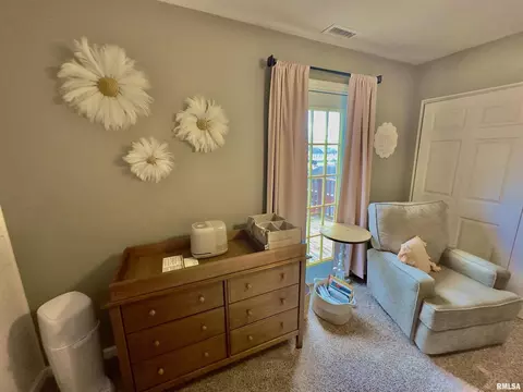 Bedroom - 521 N Locust St, Flora, IL 62839 photo 6 of 11