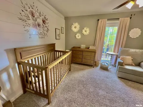 Bedroom - 521 N Locust St, Flora, IL 62839 photo 5 of 11
