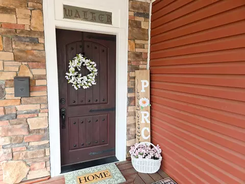 Exterior - 521 N Locust St, Flora, IL 62839 photo 7 of 17