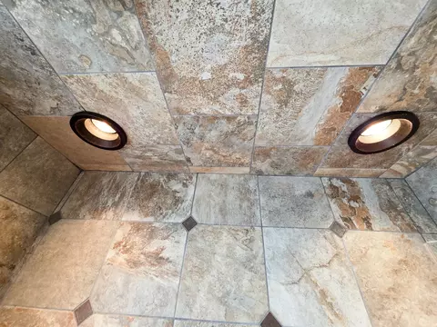 Bath - 521 N Locust St, Flora, IL 62839 photo 6 of 11