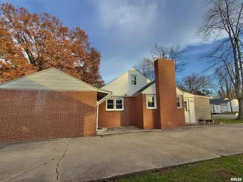 222 Hickory St, Flora, IL 62839 photo 11