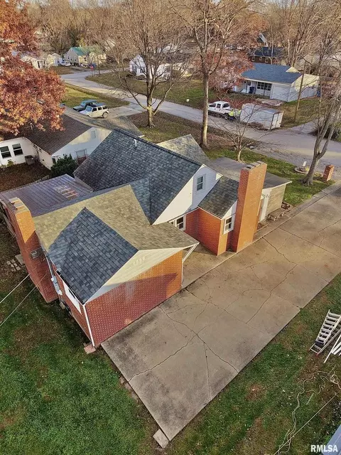 222 Hickory St, Flora, IL 62839 photo 5