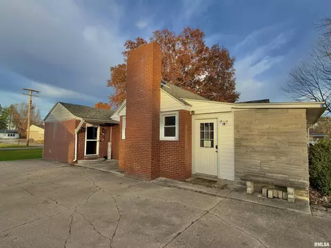 222 Hickory St, Flora, IL 62839 photo 9