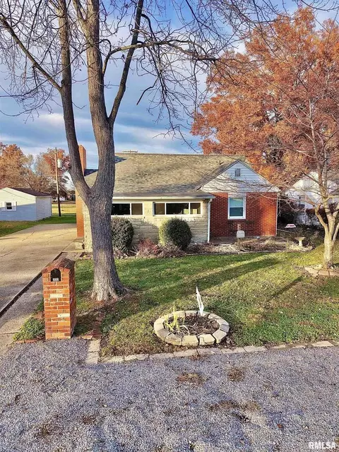 222 Hickory St, Flora, IL 62839 photo 7
