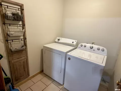 222 Hickory St, Flora, IL 62839 photo 21