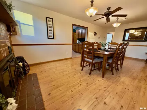 222 Hickory St, Flora, IL 62839 photo 28