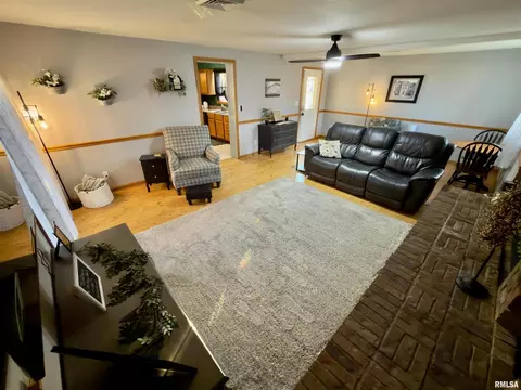 222 Hickory St, Flora, IL 62839 photo 15