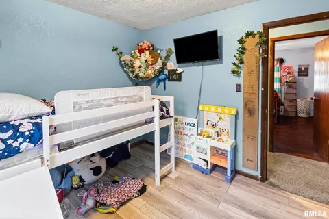 Bedroom - 103 Middleton Rd, Iuka, IL 62849 photo 4 of 7