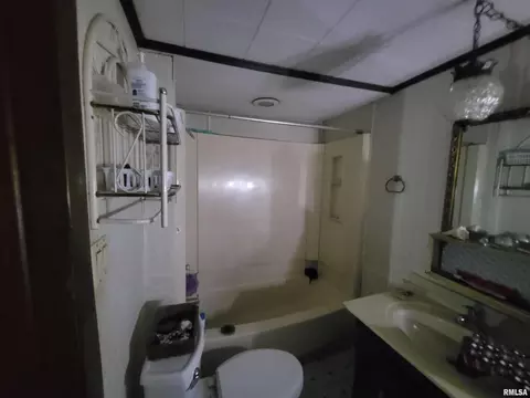 Bath - 905 W Monroe St, Herrin, IL 62948 photo 1 of 1
