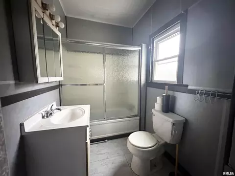 Bath - 103 E 11th St, Belle Rive, IL 62810 photo 1 of 1