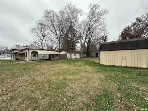 Exterior - 103 E 11th St, Belle Rive, IL 62810 photo 8 of 9