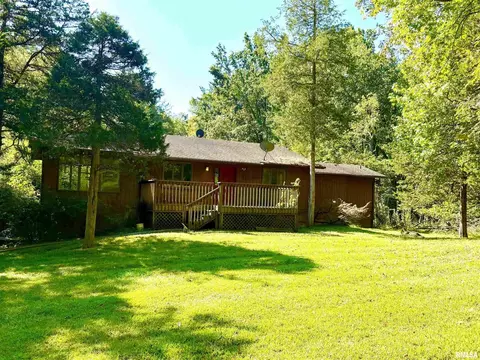 592 Brush Hill Rd, Carbondale, IL 62901