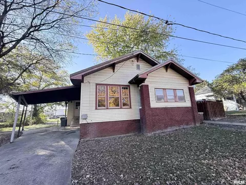215 N 8th St, Mount Vernon, IL 62864
