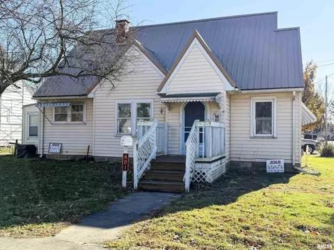 601 E Lafayette St, Olney, IL 62450