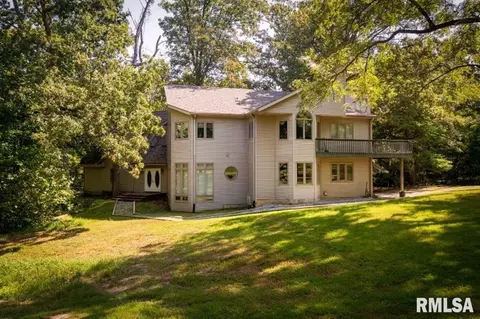 412 Wagon Wheel Rd, Carbondale, IL 62901