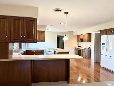 1810 Paula Ln, Marion, IL 62959 photo 8