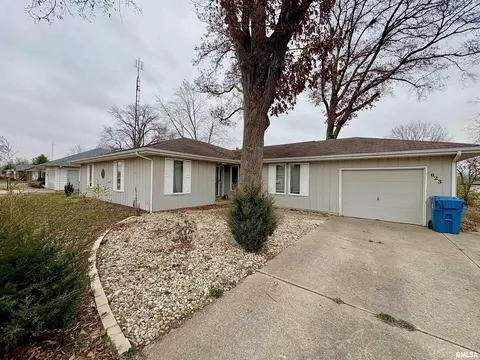 623 Meadowbrook Ln, Centralia, IL 62801 photo 2
