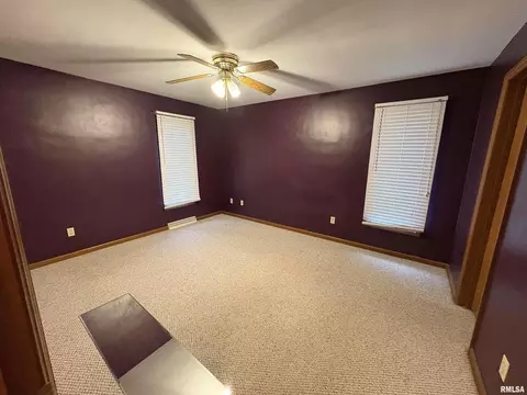 623 Meadowbrook Ln, Centralia, IL 62801 photo 9