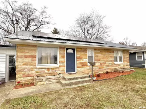 904 W Elm St, Olney, IL 62450