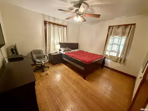 406 Cedar St, Centralia, IL 62801 photo 9