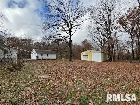 Exterior - 5267 Old North Rd, Christopher, IL 62822 photo 7 of 15