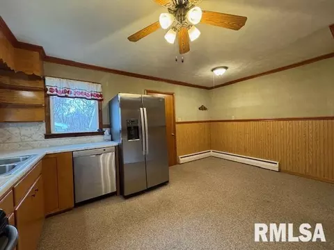 Kitchen - 5267 Old North Rd, Christopher, IL 62822 photo 2 of 3