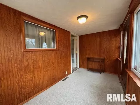 Entry Way - 5267 Old North Rd, Christopher, IL 62822 photo 1 of 3