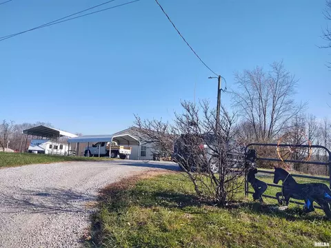 1470 Old Bloomfield Rd, Vienna, IL 62995