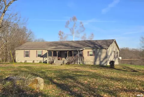 13960 Meridian Rd, Carterville, IL 62918