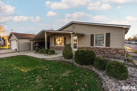 127 W Homer St, Harrisburg, IL 62946