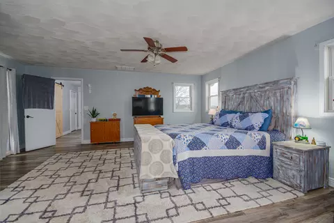 Bedroom - 4786 Keller Rd, Iuka, IL 62849 photo 4 of 6