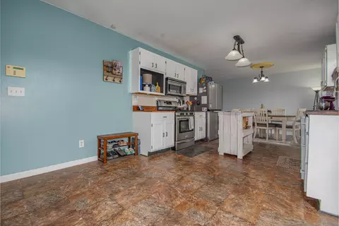 Kitchen - 4786 Keller Rd, Iuka, IL 62849 photo 1 of 1