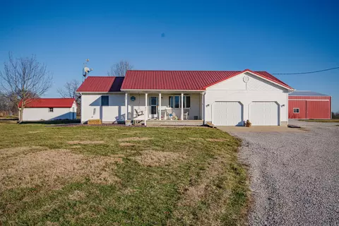 Exterior - 4786 Keller Rd, Iuka, IL 62849 photo 5 of 7