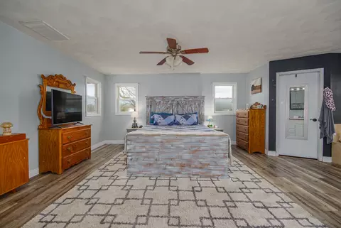 Bedroom - 4786 Keller Rd, Iuka, IL 62849 photo 6 of 6